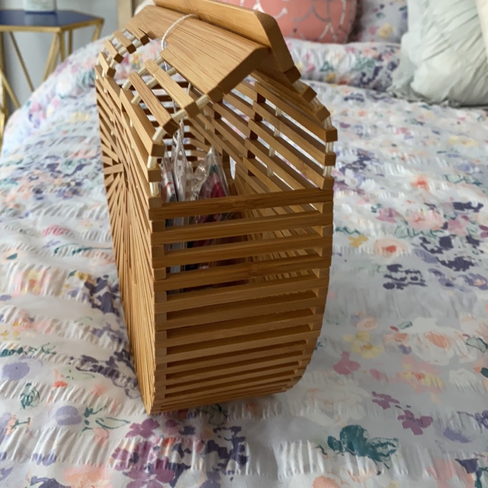 ✨ Trendy Wood Hand Bag ✨• NWT • Supe cute!! - Picture 4 of 6